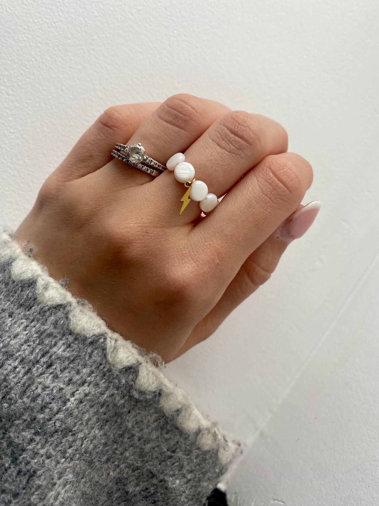Bague en nacre et acier inoxydable doré ou argenté